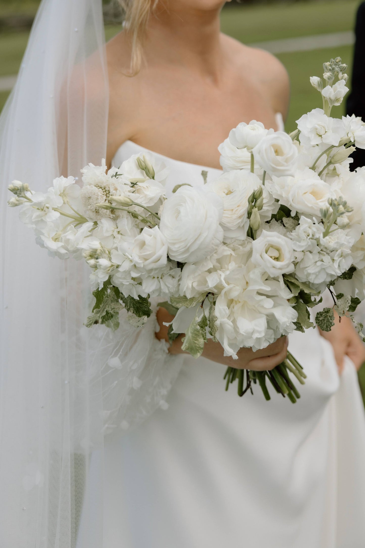 Alabaster Bouquet